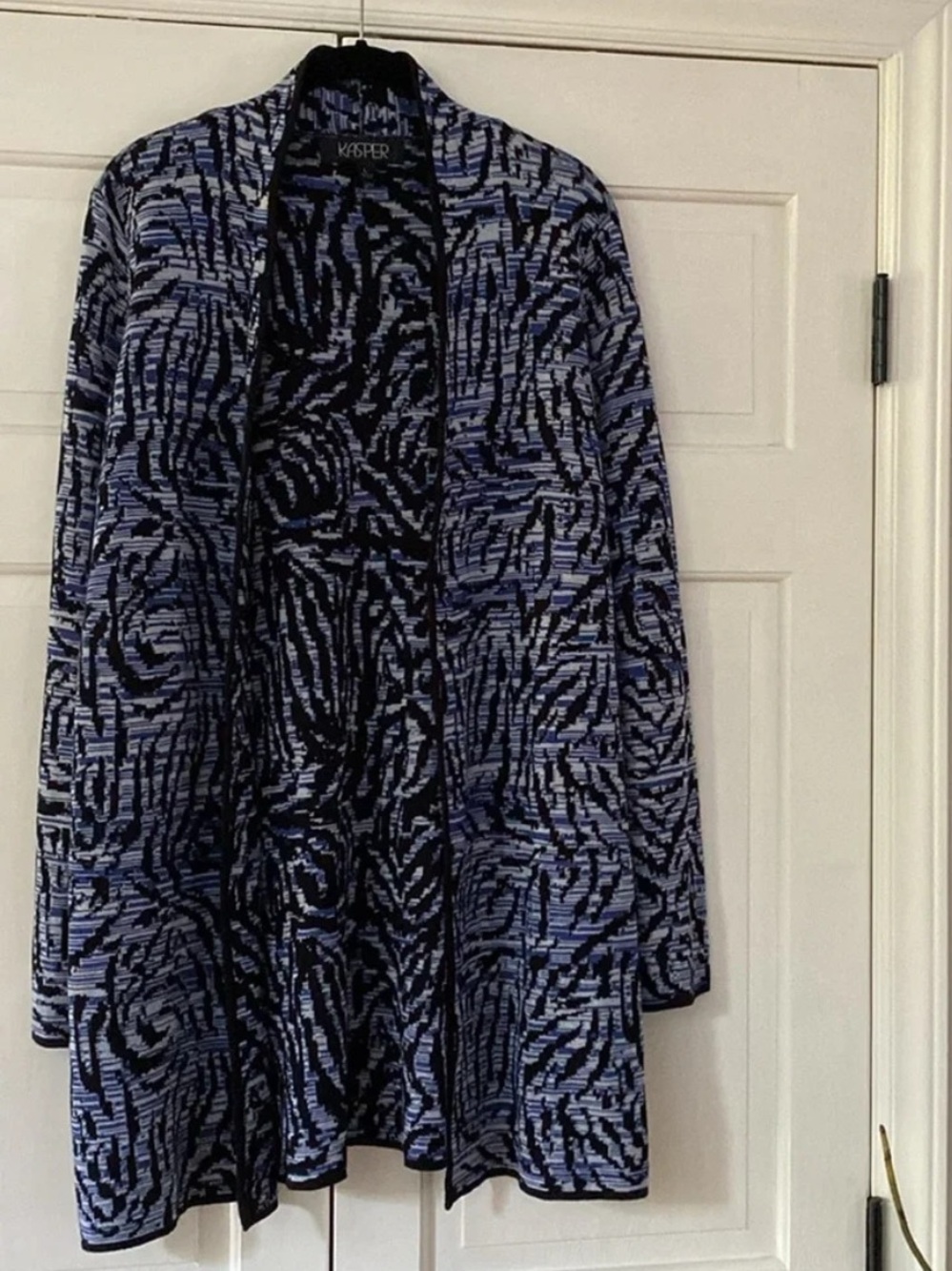 Kasper Blue Black and White Open Front Tunic Length Cardigan Size Large Artsy